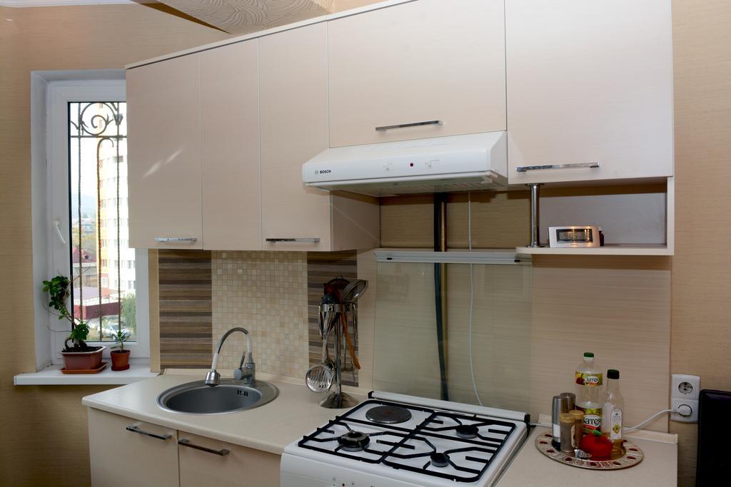 Golden Dragon Aparthotel บิชเคก ภายนอก รูปภาพ