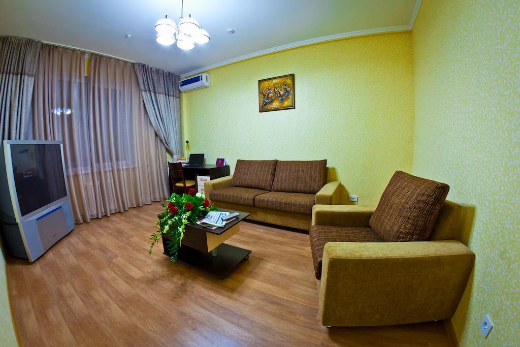 Golden Dragon Aparthotel บิชเคก ห้อง รูปภาพ