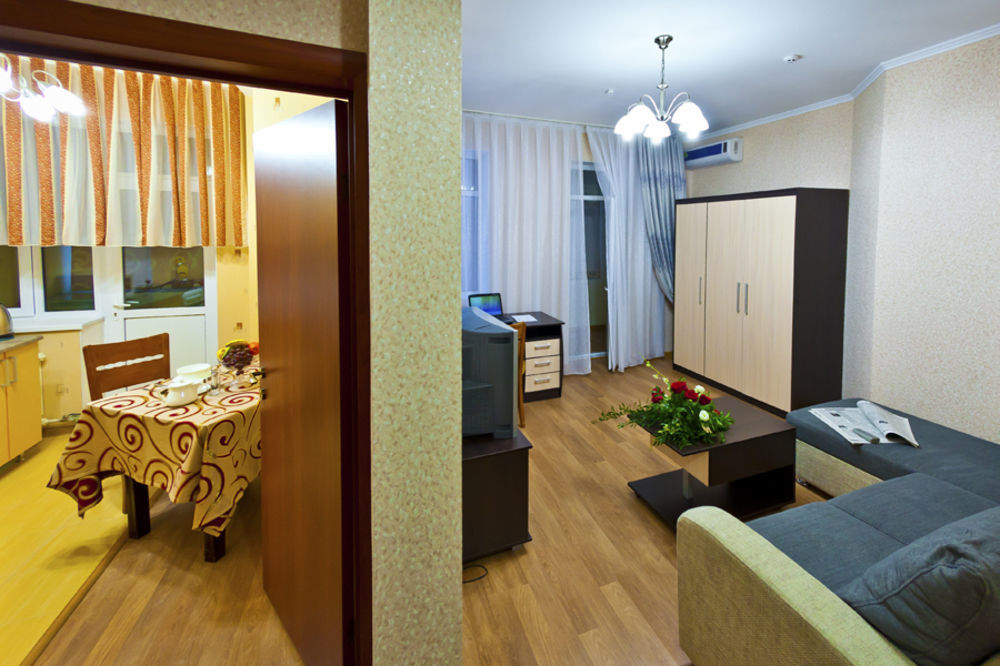 Golden Dragon Aparthotel บิชเคก ภายนอก รูปภาพ